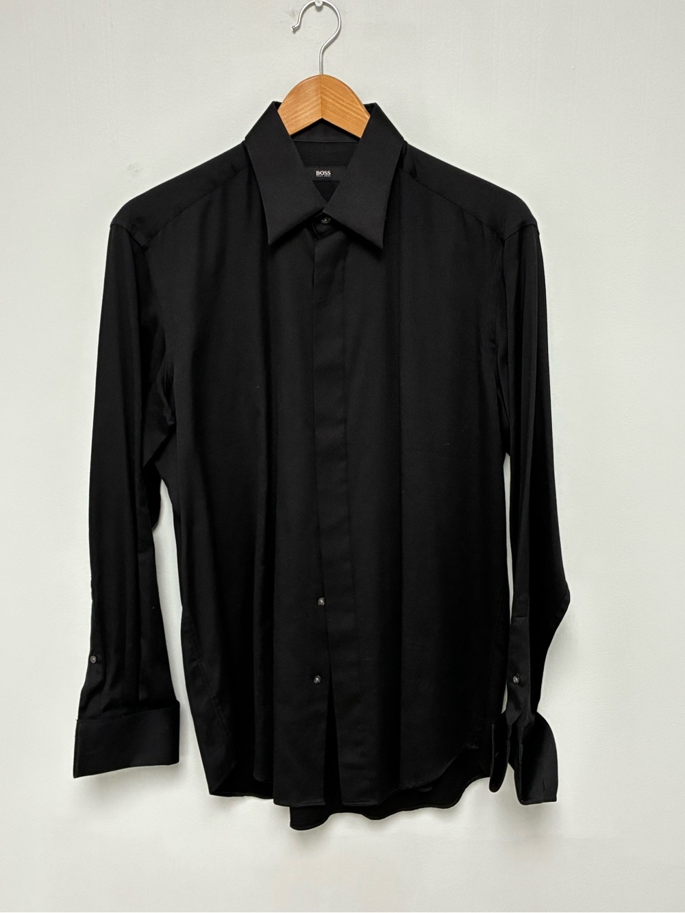 Hugo Boss French Cuff Shirt
Size 15 32/33 medium